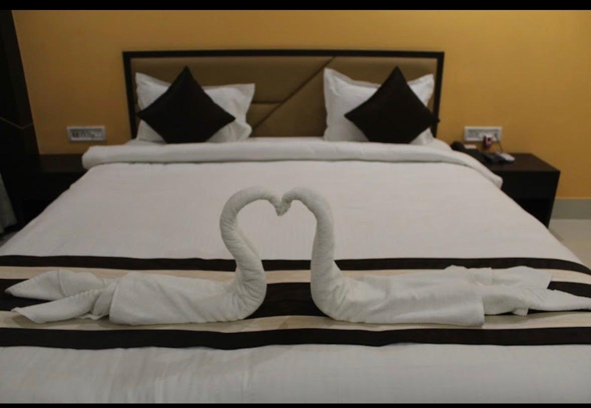 Honeymoon Suite
